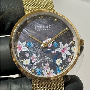 Strand By Obaku Flower Gerbera Purple Mother-of-pearl Dial 35mm Dress Watch